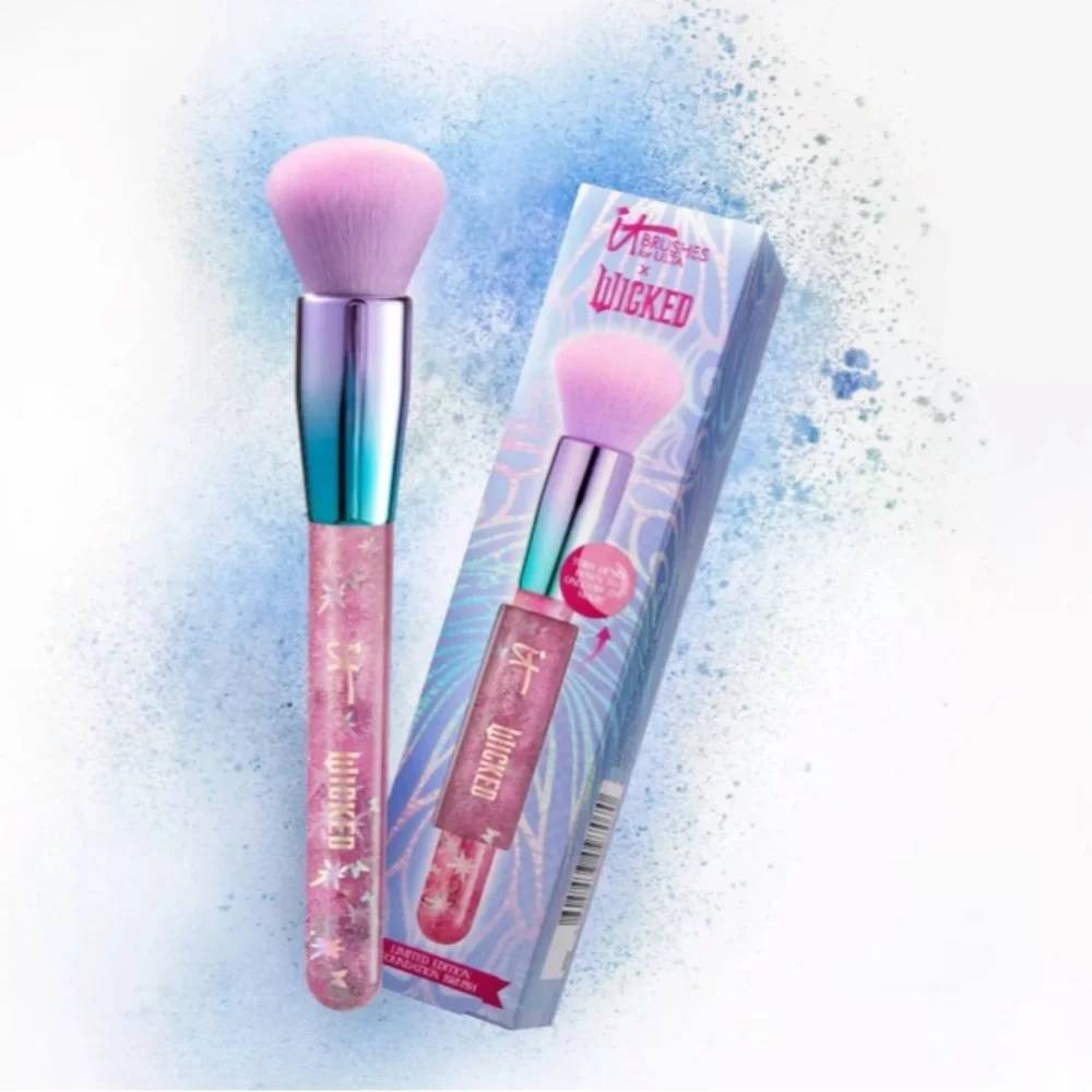 IT MAKEUP BRUSH